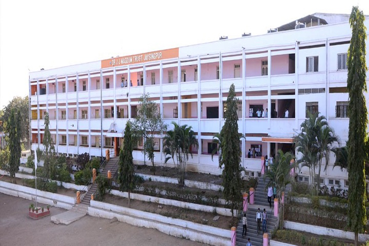 https://cache.careers360.mobi/media/colleges/social-media/media-gallery/12073/2018/9/18/Campus View of Dr JJ Magdum Polytechnic Jaysingpur_Campus-View.jpg